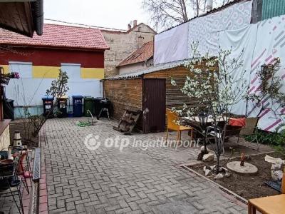 Eladó családi ház Budapest