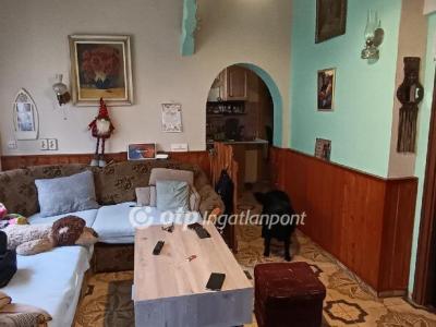 Eladó családi ház Budapest