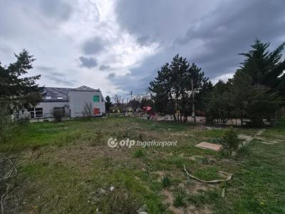 Eladó lakóövezeti telek Érd