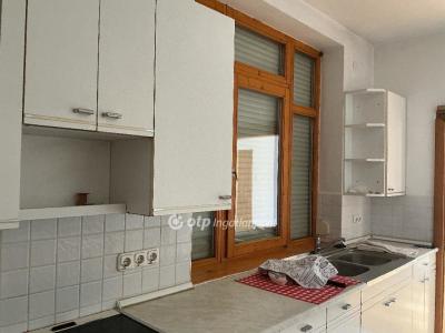 Eladó családi ház Budapest