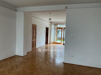 Eladó családi ház Budapest