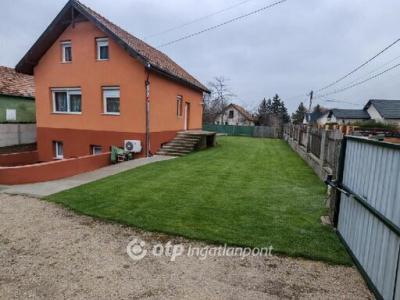 Eladó családi ház Szigethalom