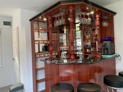 Eladó családi ház Cegléd