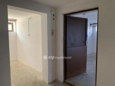 Eladó családi ház Cegléd