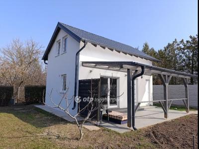 Eladó családi ház Érd