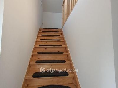 Eladó családi ház Érd