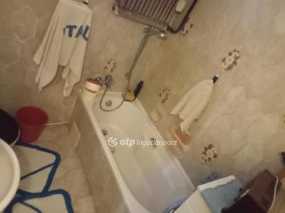 Eladó családi ház Érd