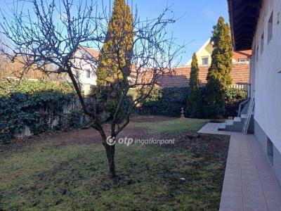 Eladó családi ház Budapest