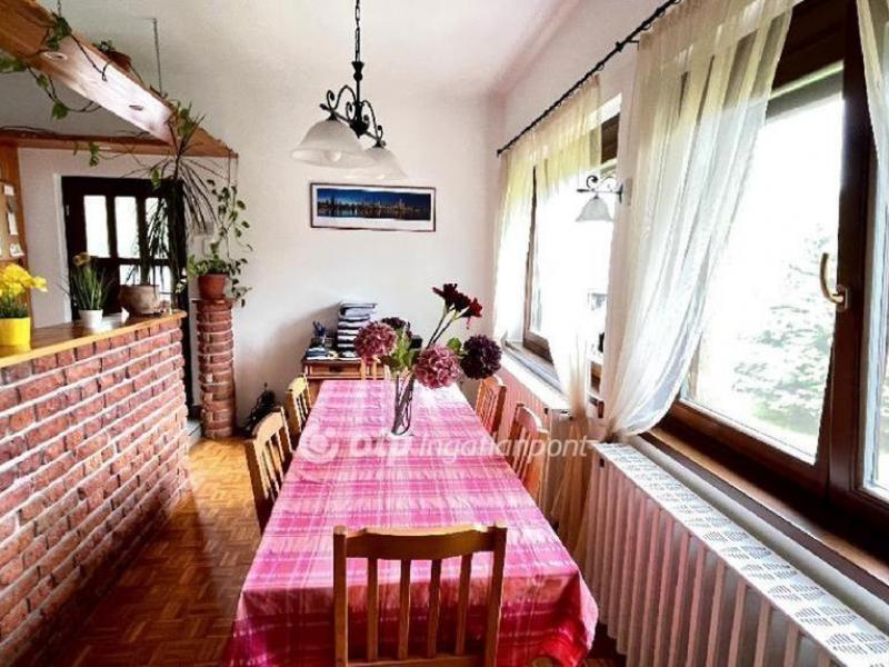 Eladó családi ház Érd