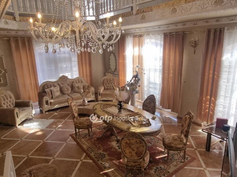 Eladó családi ház Érd