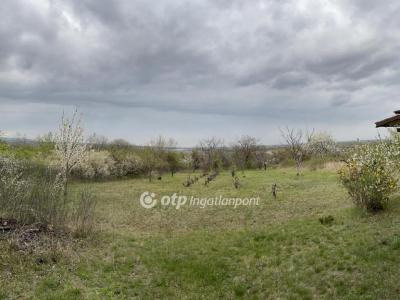 Eladó lakóövezeti telek Érd