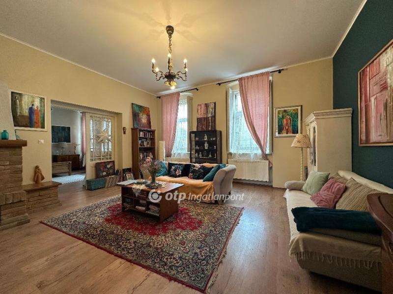 Eladó lakás Szentes