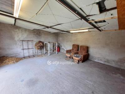 Eladó családi ház Abony