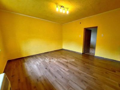 Eladó családi ház Abony