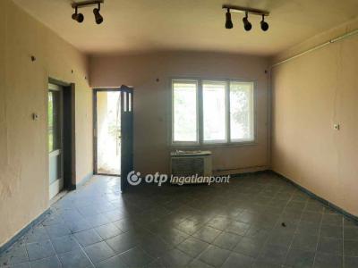 Eladó családi ház Nagyecsed