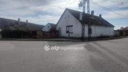 Eladó családi ház Decs