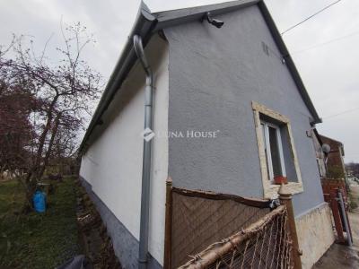 Eladó családi ház Újpetre