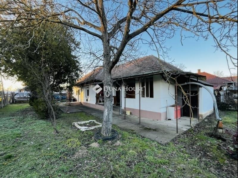 Eladó családi ház Tápiószecső