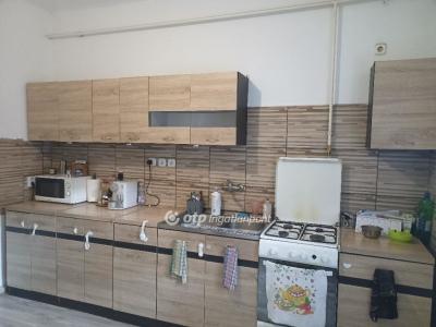 Eladó családi ház Vecsés