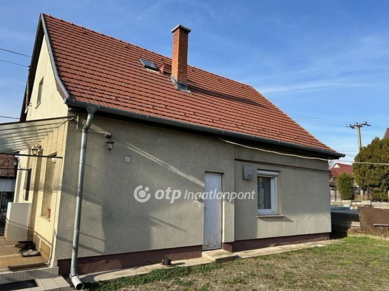Eladó családi ház Budapest
