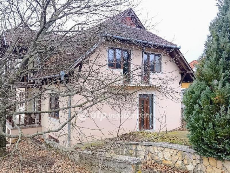 Eladó családi ház Gödöllő