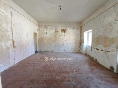 Eladó lakás Kunszentmárton