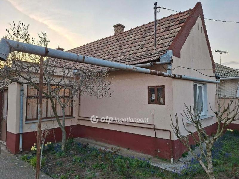 Eladó családi ház Hajdúböszörmény