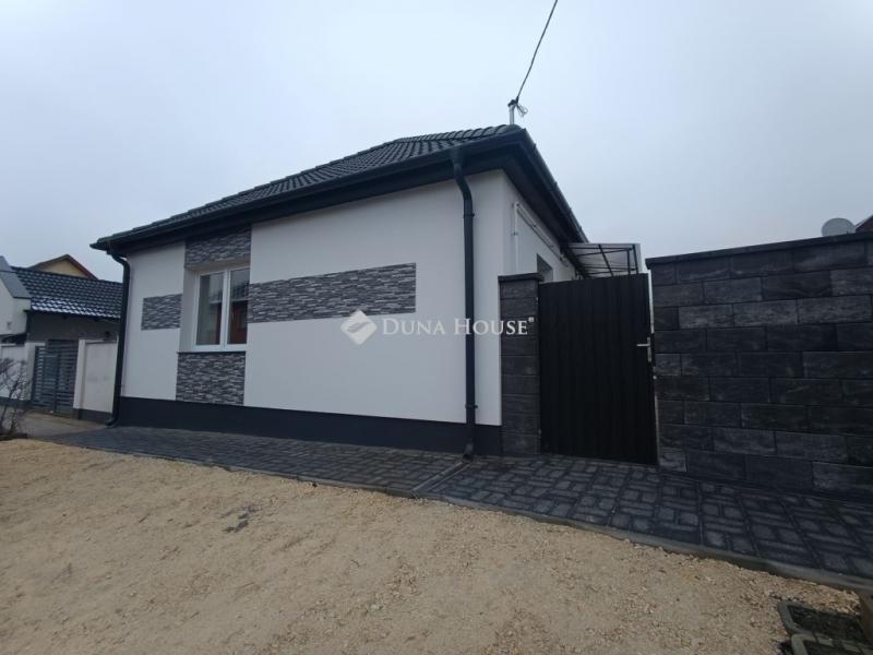 Eladó családi ház Nagykáta