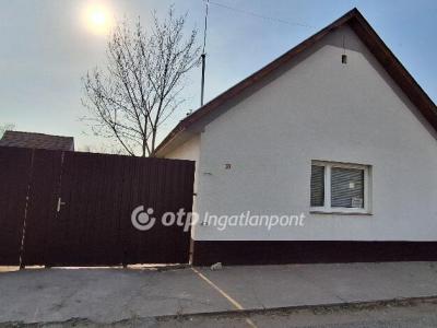 Eladó családi ház Akasztó