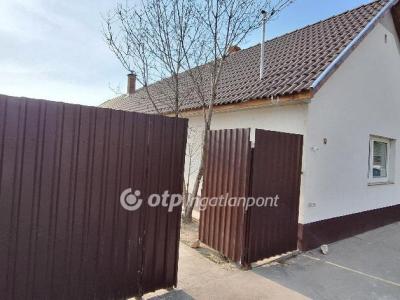 Eladó családi ház Akasztó