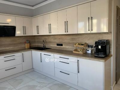 Eladó családi ház Cegléd