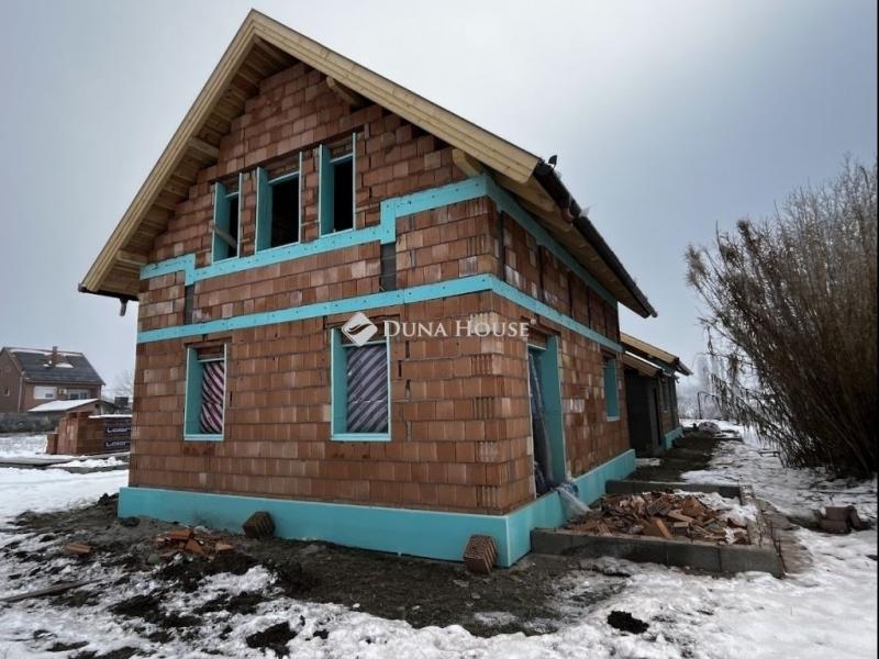 Eladó ikerház Monor