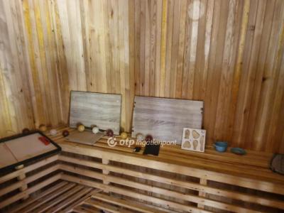 Eladó családi ház Kéty