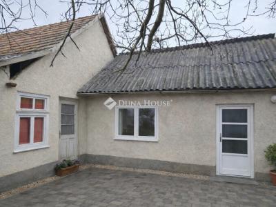Eladó családi ház Tápiószecső