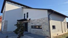 Eladó családi ház Vecsés