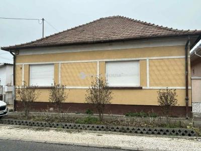 Eladó családi ház Vecsés