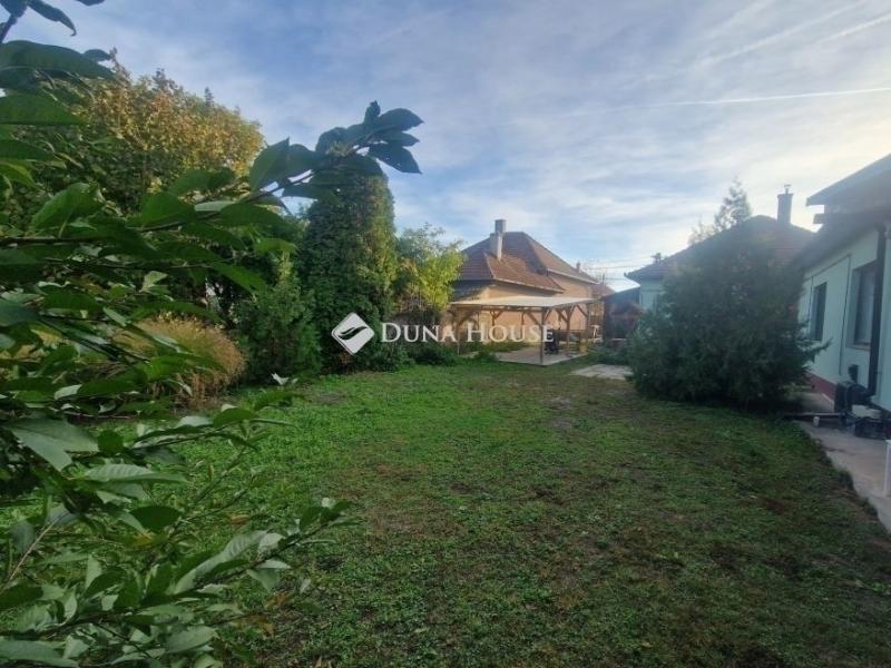 Eladó családi ház Üllő