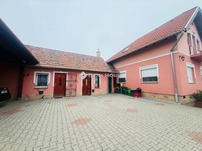 Eladó családi ház Vecsés