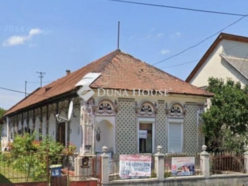 Eladó családi ház Parasznya