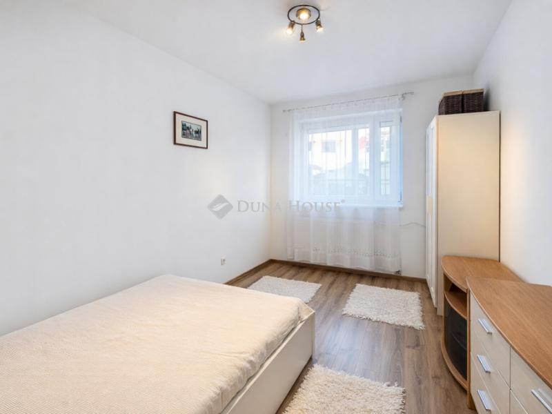 Eladó lakás Veresegyház