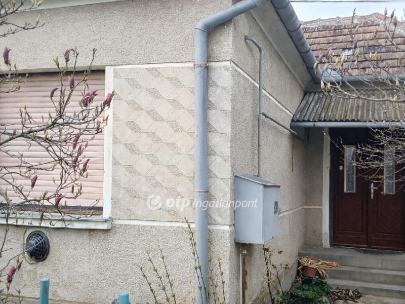 Eladó családi ház Türje