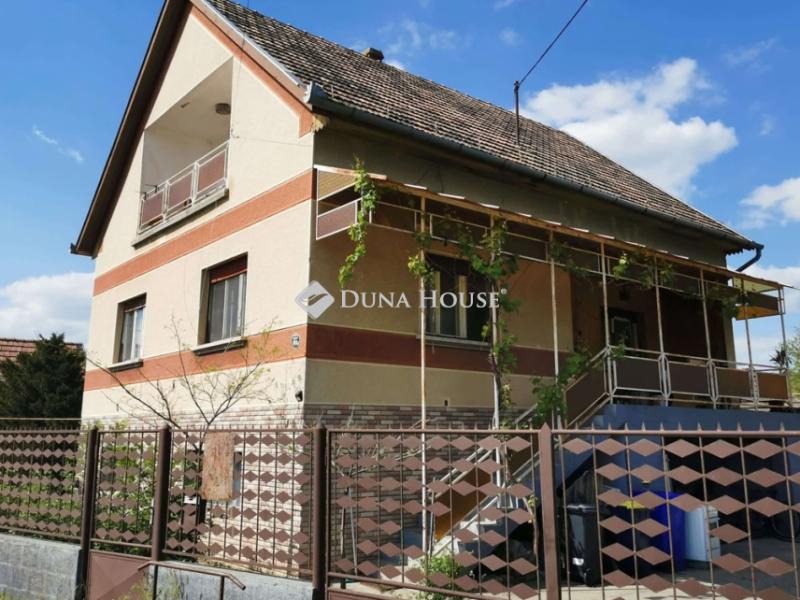 Eladó családi ház Tápiószentmárton