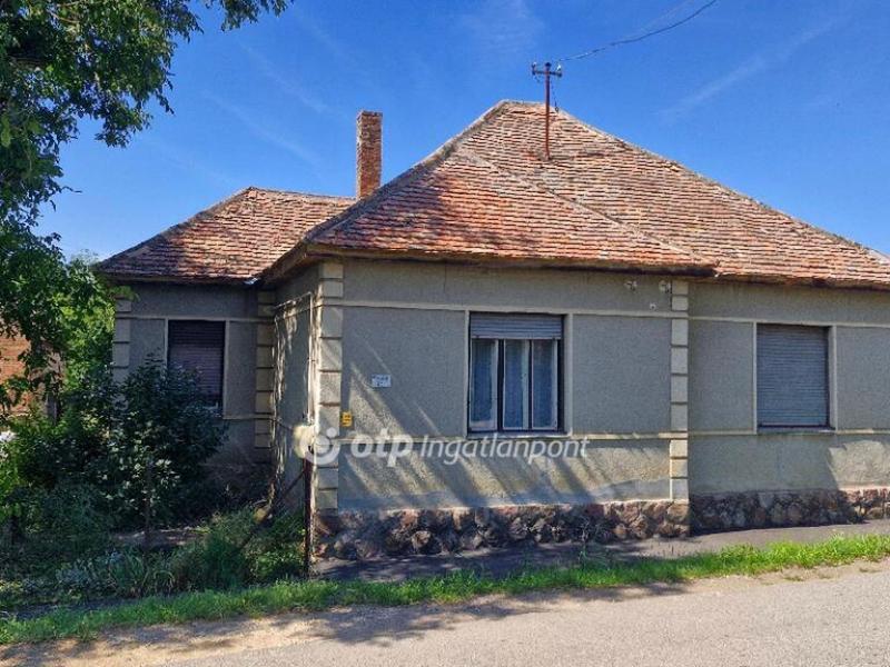 Eladó családi ház Zók