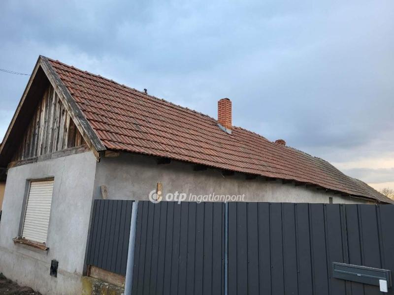 Eladó családi ház Jászfényszaru