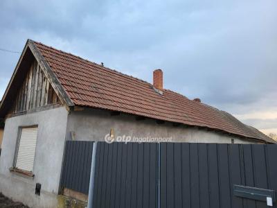 Eladó családi ház Jászfényszaru