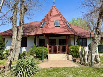 Eladó családi ház Tököl