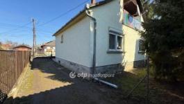 Eladó családi ház Velence