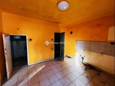 Eladó házrész Gomba