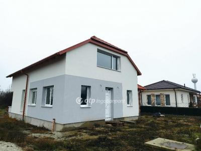 Eladó családi ház Dunaszeg