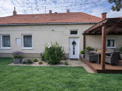 Eladó családi ház Pécs